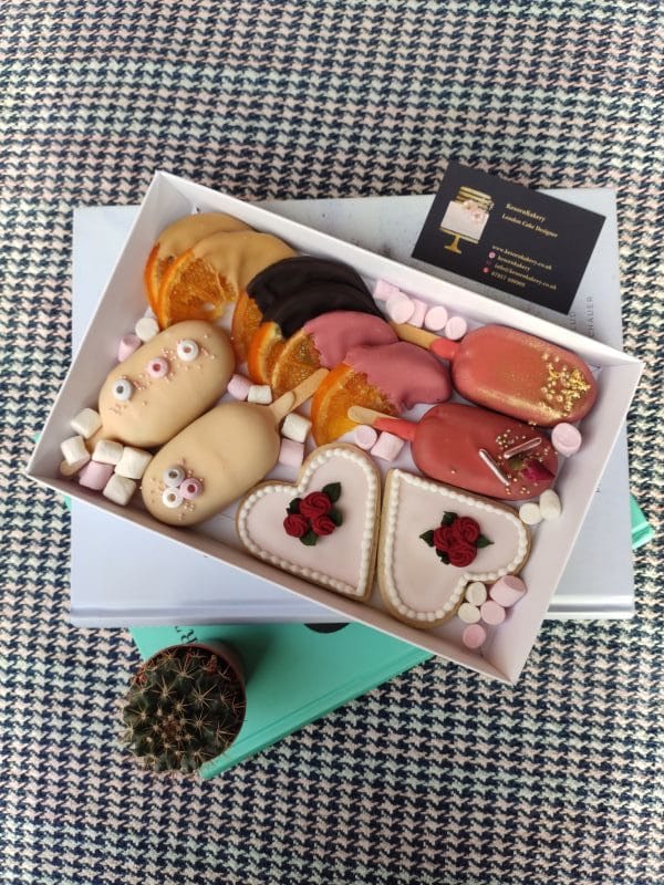 Signature box of 12