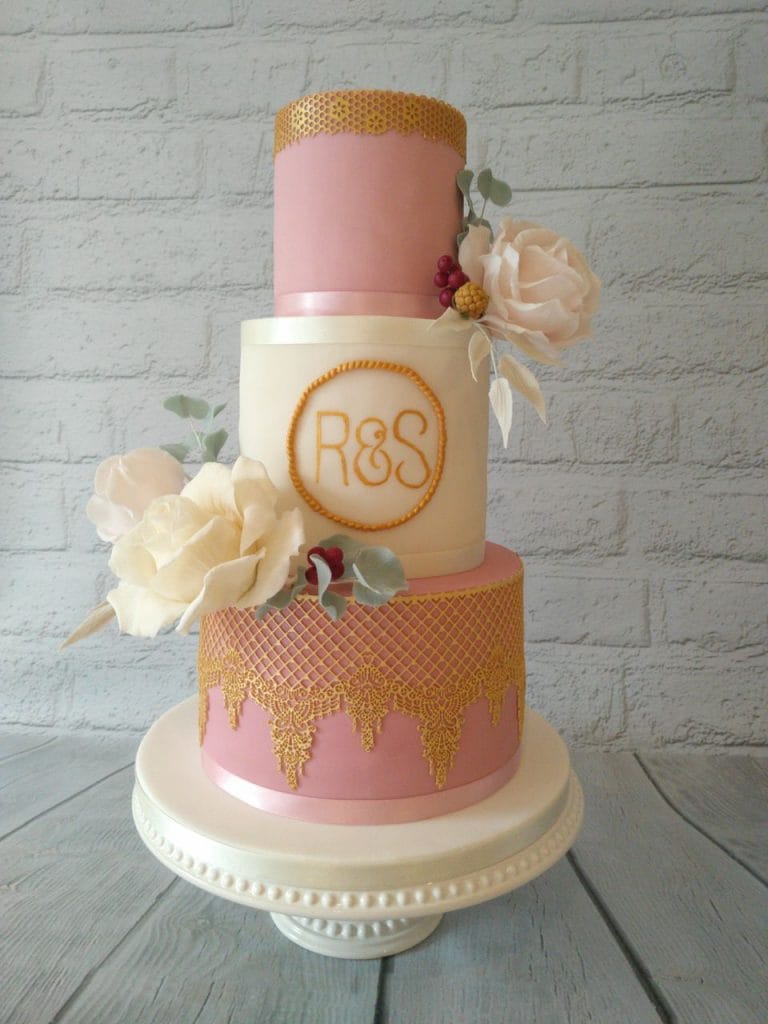 Kelly — sugar flowers & lace
